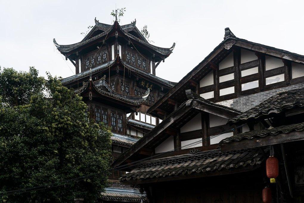 你好，我是l963年出生，现在还不到退休年龄，组织部门按照我2010年填的一张表格1962年计算？